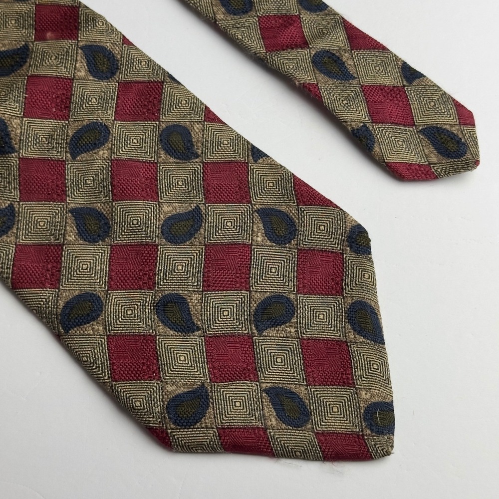 Bugatti‎ Mens Red Gold Italian Silk Geometric Paisley Wide Necktie Made in Italy